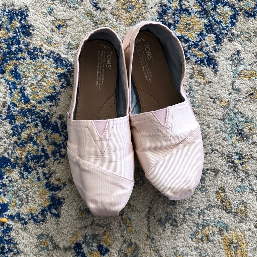 Blush pink TOMS